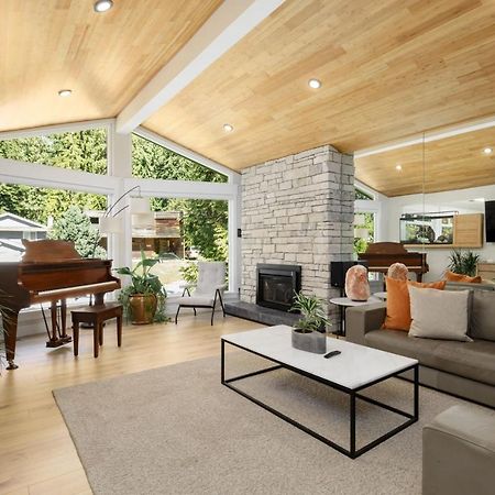 Beautiful Villa With Heated Pool Hot Tub By Forest 北温哥华 外观 照片
