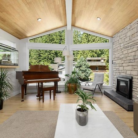 Beautiful Villa With Heated Pool Hot Tub By Forest 北温哥华 外观 照片