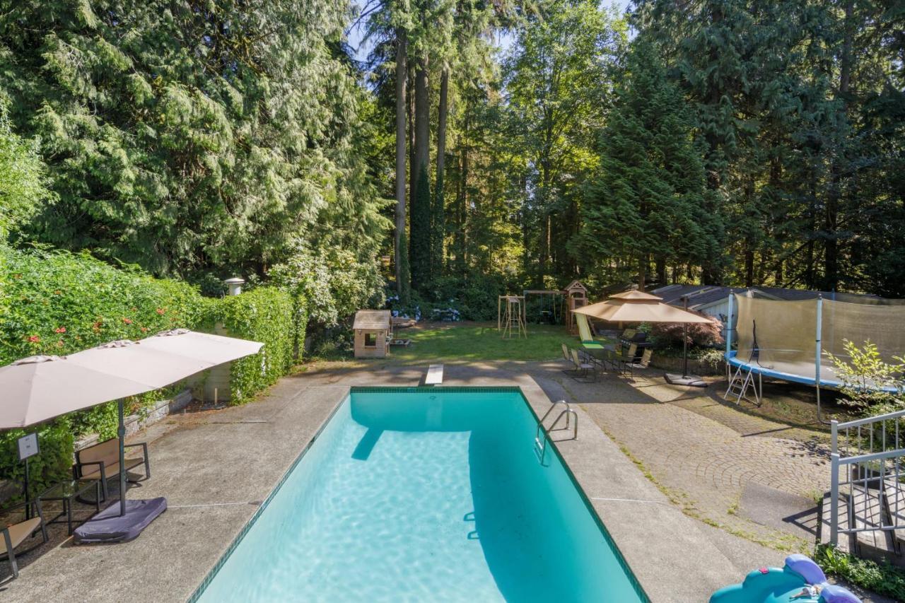 Beautiful Villa With Heated Pool Hot Tub By Forest 北温哥华 外观 照片